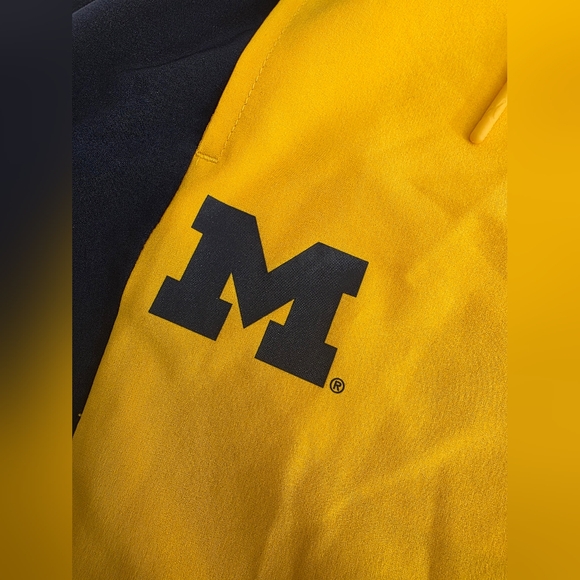 Nike Jordan U Of M Player Issued Basketball Shorts Size Medium Jump Man - Picture 3 of 9